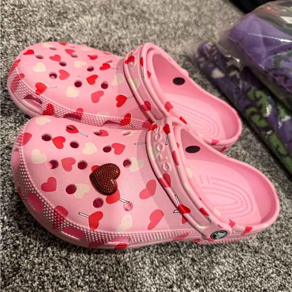 Pink Heart Clogs - Picture 2 of 4